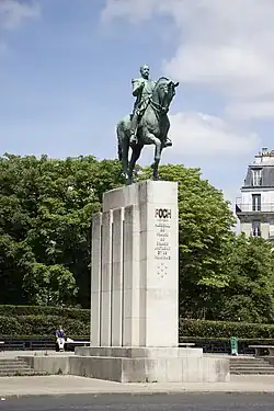 Jezdecká socha maršála Focha v Pařiži