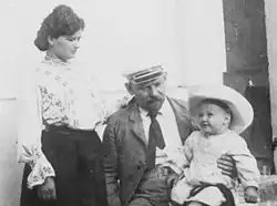 Martin Lány s manželkou Emou a synem na misijní stanici