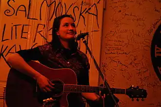 Martina Trchová na koncertě v pražské Salmovské literární kavárně 8. února 2010