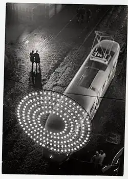 První girlandy na Masarykově (třídě Vítězství), instalované ke strojírenskému veletrhu, Brno 1962