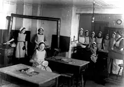 Matreiðslukennsla í Barnaskólanum, Fríkirkjuvegi 1, 1913–1914