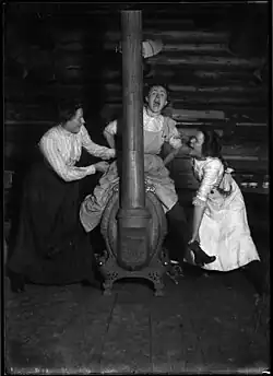 Mattie on a hot stove, parodie na rčení cat on a hot stove, jako kočka na horkých kamnech, neklidná, nervózní, podrážděná, 1902