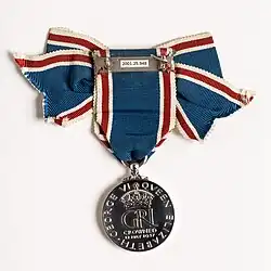 Dámská verze, zadní strana