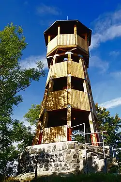 Rozhledna na vrcholu