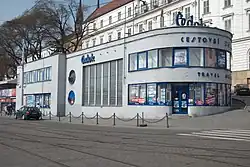 Budova je ve Funkcionalistickém stylu