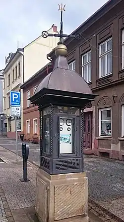 Vrchlabí - v roce 1909 sériově vyrobený povětrnostní kiosek W. Lambrechta (model Tourist)