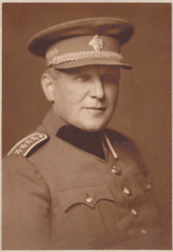 Metoděj Kubáň v hodnosti plukovníka v roce 1935