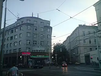 Nárožní budova „Metropolka“ na Americkém náměstí