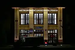Budova Metropolitní univerzity v Praze 10