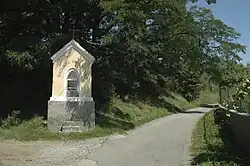 Mezihoří (Petrovice), kaplička na východním okraji obce u cesty do Tisovnice