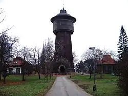 Michle, vršovická vodárenská věž (03).jpg