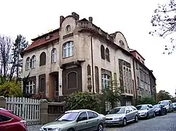 vila v ulici Mickiewiczova, boční průčelí