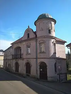 Věž hvězdárny s průčelím