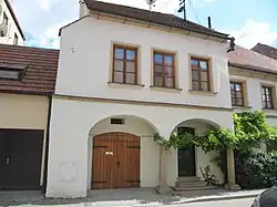 Měšťanský dům, Husova 9