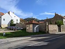 Mikulov - Komenského ulice, místo zbořeného domu č. 3 (čp. 266) (stav říjen 2024) (2).jpg