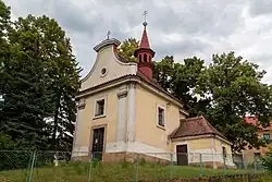 Milý, kaple Sv. Michala - jihovýchodní strana.jpg