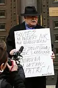 Milan Knížák protestoval proti stavbě Národní knihovny na Letné
