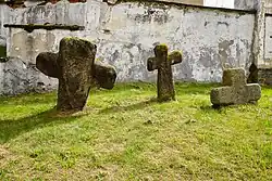 Milhostov smírčí kříže u kostela srpen 2025 (1).jpg