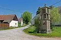 Zvonice v dolní části vesnice