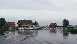 Hlavní "ulicí" vsi Minija je řeka Minija