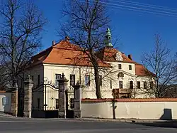 Mirošov - zámek (březen 2022) (4).jpg