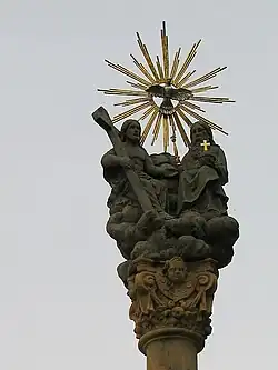 Sloup se sousoším Nejsvětější Trojice v Mirošovicích
