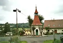 Kaplička na návsi