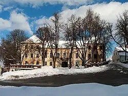 Mladá Vožice - zámek v zimě.jpg