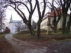 Mníšek-Skalka, barokní areál.jpg