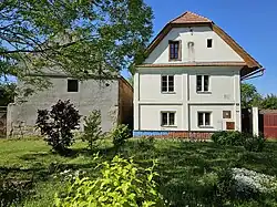 Mnetěš - statek čp. 86 (stav květen 2024) (2).jpg