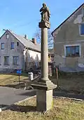 Mnichov - sloup se sochou svatého Petra (01).JPG