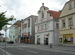 Mnichovo Hradiště, Masarykovo náměstí, západní strana.jpg