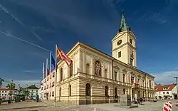 Městská radnice a divadlo