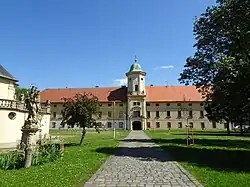 Mořice, zámek (1).jpg
