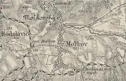 Černobílá česky popsaná mapa, na níž jsou vyznačeny Mořkov a několik dalších okolních vesnic.