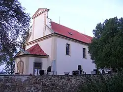 Kostel Nanebevzetí Panny Marie se hřbitovem