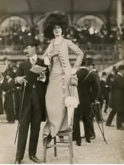 Élégants aux courses, 1909–1939