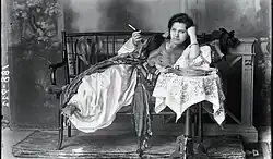 Kel Marubi: Dívka v tradičním muslimském oblečení