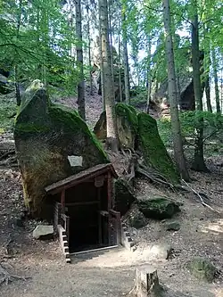 Pramen „u Strážce“ na začátku dolu