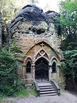 Skalní kaple zasvěcená Panně Marii Lourdské