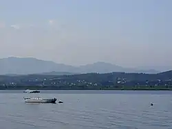 Ranní pohled na jezero