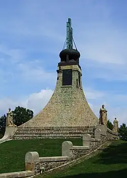 Mohyla míru na Prackém kopci