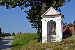 Kaplička v obci Černice