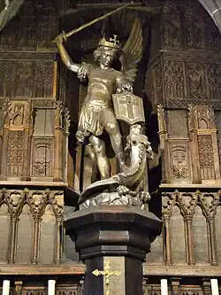 Socha archanděla Michaela – Mont-Saint-Michel