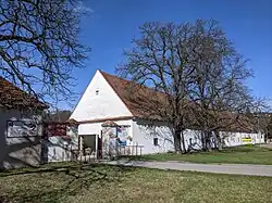 Moravský Krumlov - Červený dvůr (1).jpg