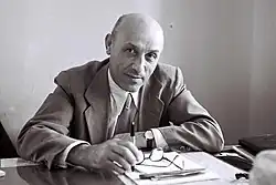 Mordechaj Namir v květnu 1947