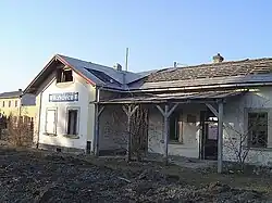 Bývalá budova nádraží v dubnu 2020