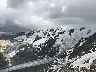 Pohled na ledovce Morteratsch a Pers