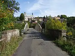 pohled na centrum Loukova od mostu