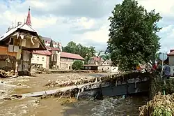 Rozvodněná Jeřice v Chrastavě, zničený secesní most